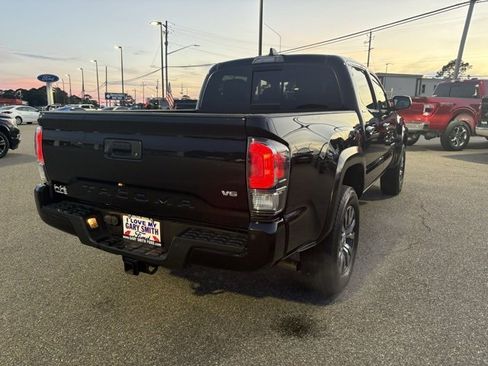 Used 2023 Toyota Tacoma Limited image 9