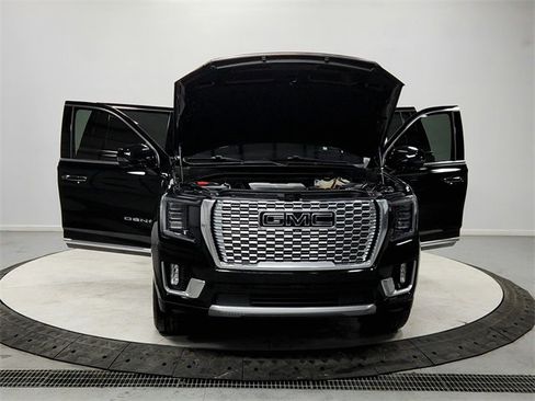 Used 2021 GMC Yukon XL Denali image 10
