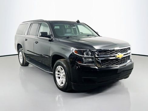 Used 2019 Chevrolet Suburban LT image 3