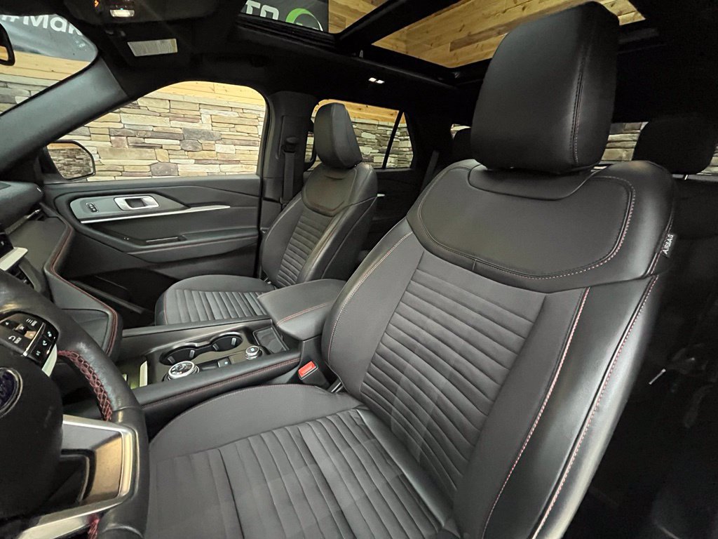 Used 2025 Ford Explorer ST-Line w/ Premium Package AWD/4WD image 19