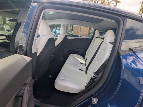 Used 2023 Tesla Model Y Long Range image 21