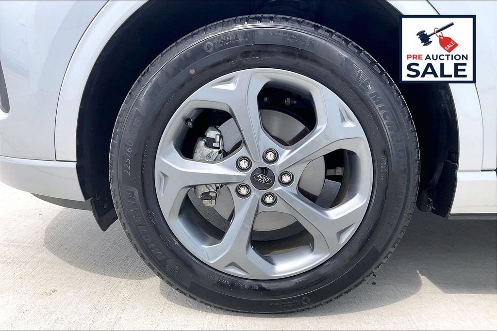 Used 2024 Ford Escape ST-Line w/ Tech Pack #1 AWD/4WD image 9