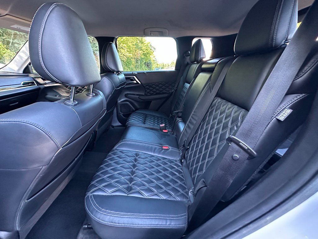 Used 2022 Mitsubishi Outlander SEL AWD/4WD image 16