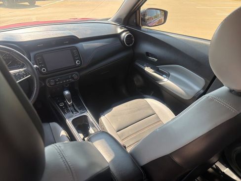 Used 2024 Nissan Kicks SR w/ SR Premium Package image 18