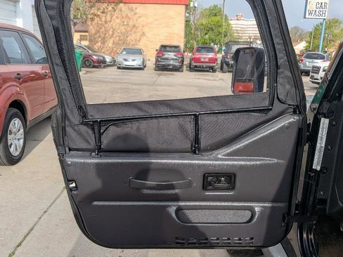 Used 2002 Jeep Wrangler X image 15