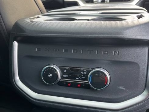 Used 2025 Ford Expedition Max Platinum AWD/4WD image 34