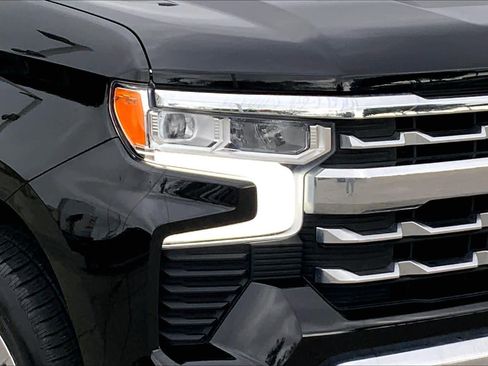 Used 2023 Chevrolet Silverado 1500 LTZ image 24