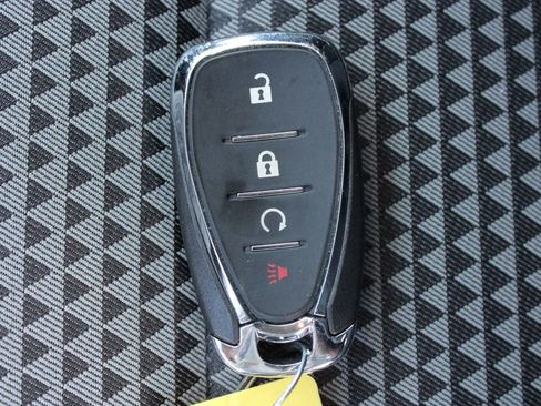 Used 2025 Chevrolet Trax LT w/ LT Convenience Package FWD image 43