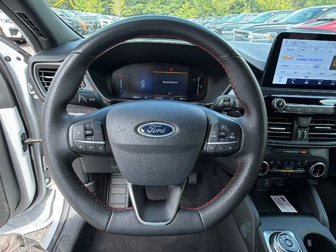 Used 2025 Ford Escape ST-Line FWD image 25