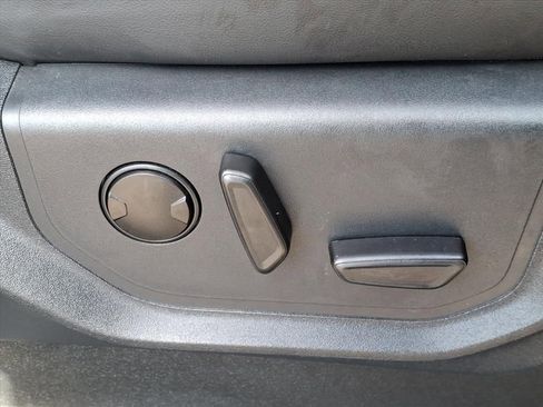 Used 2024 Ford Expedition Max XLT image 8