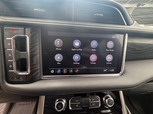 Used 2021 GMC Yukon Denali w/ Denali Premium Package image 9