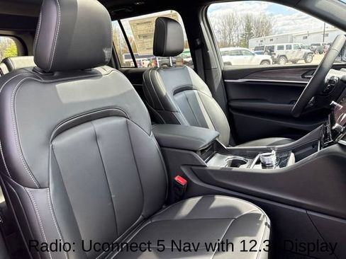 New 2026 Jeep Grand Cherokee Limited w/ Limited Altitude Package AWD/4WD image 24