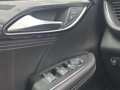Used 2022 Buick Envision Preferred FWD image 11