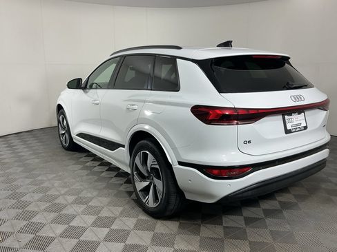Used 2025 Audi Q6 e-tron Premium Plus w/ Premium Plus AWD/4WD image 7