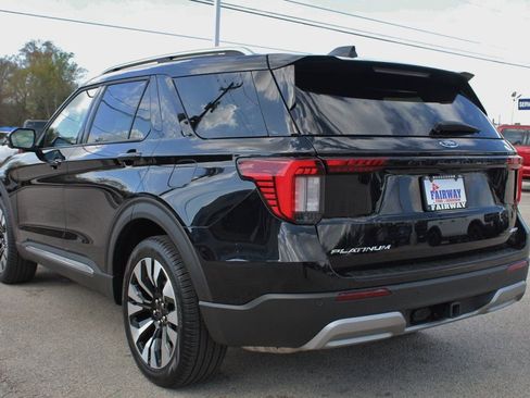 Used 2025 Ford Explorer Platinum w/ LUX Leather Package image 8