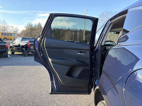 Certified 2025 Nissan Murano SV w/ Cargo Package image 26