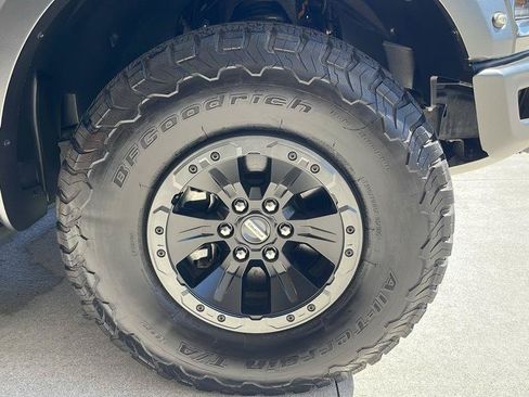Used 2017 Ford F150 Raptor w/ Equipment Group 802A Luxury AWD/4WD image 18