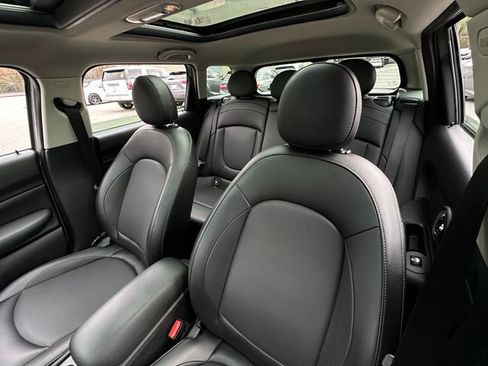 Used 2017 MINI Cooper Clubman ALL4 image 12