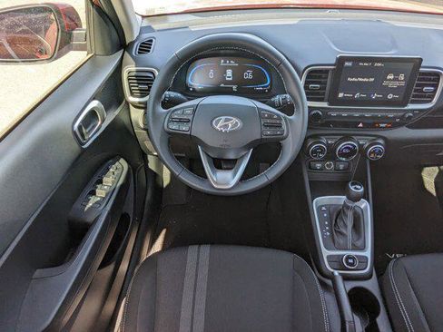 Certified 2025 Hyundai Venue SEL image 14