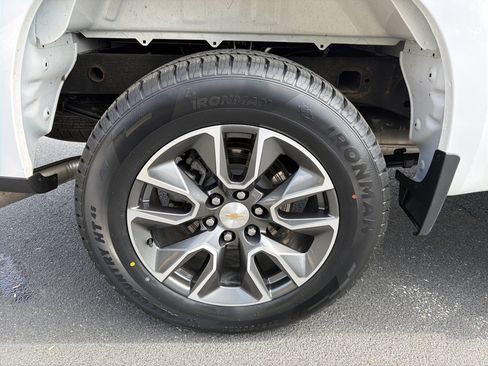 Used 2024 Chevrolet Silverado 1500 LT image 17