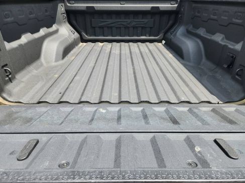 Used 2024 Chevrolet Colorado ZR2 w/ ZR2 Convenience Package III AWD/4WD image 20