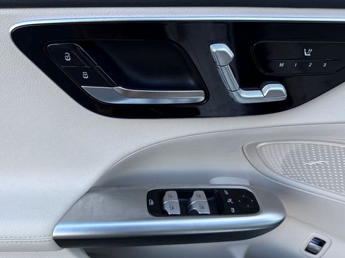 Certified 2025 Mercedes-Benz C 300 Sedan image 10