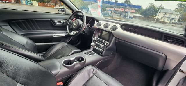 Used 2020 Ford Mustang Premium RWD image 9