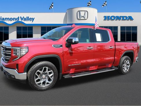 Used 2022 GMC Sierra 1500 SLT w/ SLT Premium Package AWD/4WD image 3