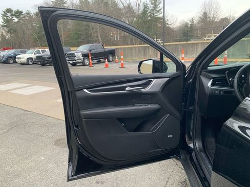 Used 2022 Cadillac XT5 Premium Luxury image 17