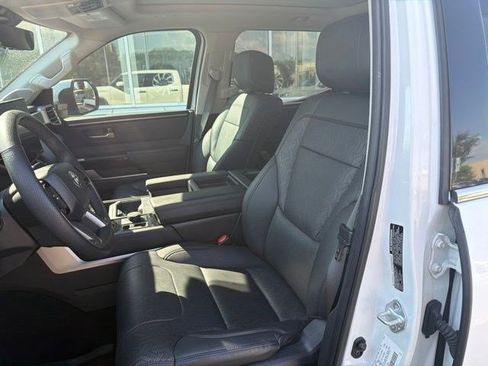 Used 2022 Toyota Tundra Limited AWD/4WD image 18