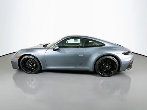 Used 2025 Porsche 911 Carrera image 2