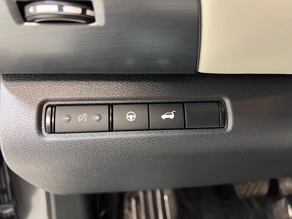 Used 2026 Nissan Pathfinder SL AWD/4WD image 18