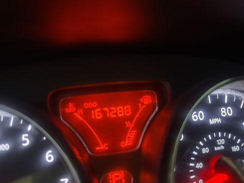 Used 2013 Nissan Versa SV w/ Convenience Pkg image 2