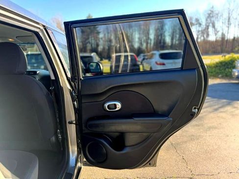 Used 2016 Kia Soul image 15
