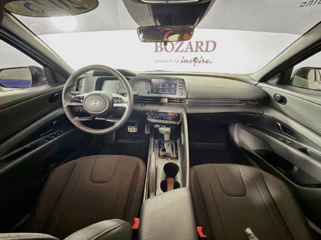 Used 2025 Hyundai Elantra Sport FWD image 28