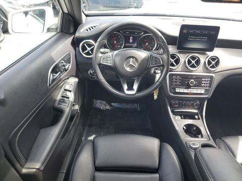 Used 2020 Mercedes-Benz GLA 250 4MATIC w/ Convenience Package image 15