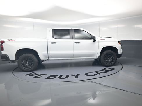 Used 2024 Chevrolet Silverado 1500 Custom Trail Boss w/ LPO, Dark Essentials Package AWD/4WD image 10