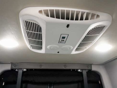 Used 2021 Mercedes-Benz Sprinter 2500 image 57