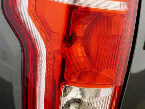 Used 2015 Ford F150 XLT w/ Equipment Group 302A Luxury AWD/4WD image 39