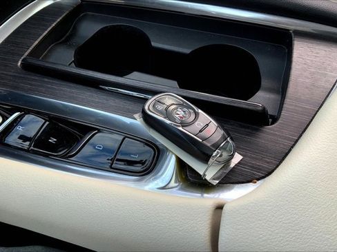 Used 2023 Buick Enclave Avenir w/ Avenir Technology Package image 11