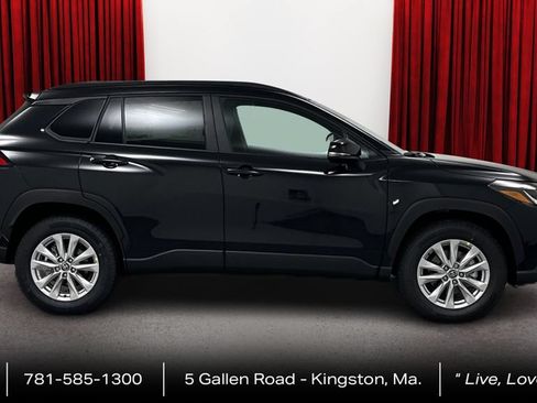 Certified 2024 Toyota Corolla Cross LE w/ Moonroof Package AWD/4WD image 4