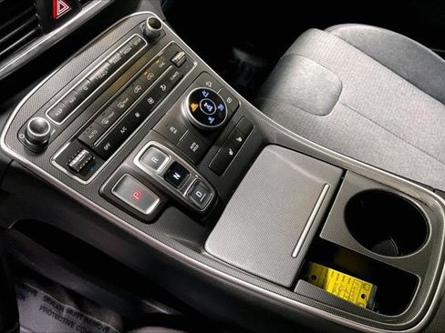 Used 2023 Hyundai Santa Fe SEL image 17