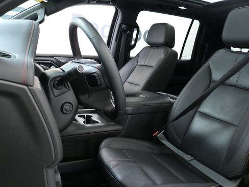 Used 2024 Chevrolet Suburban RST w/ Luxury Package image 22