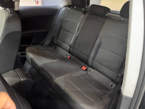 Used 2015 Volkswagen Golf S image 31