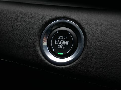Certified 2023 Cadillac Escalade Premium Luxury w/ Performance Package AWD/4WD image 32