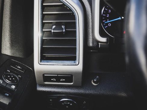 Used 2019 Ford F250 Lariat w/ Lariat Ultimate Package image 11