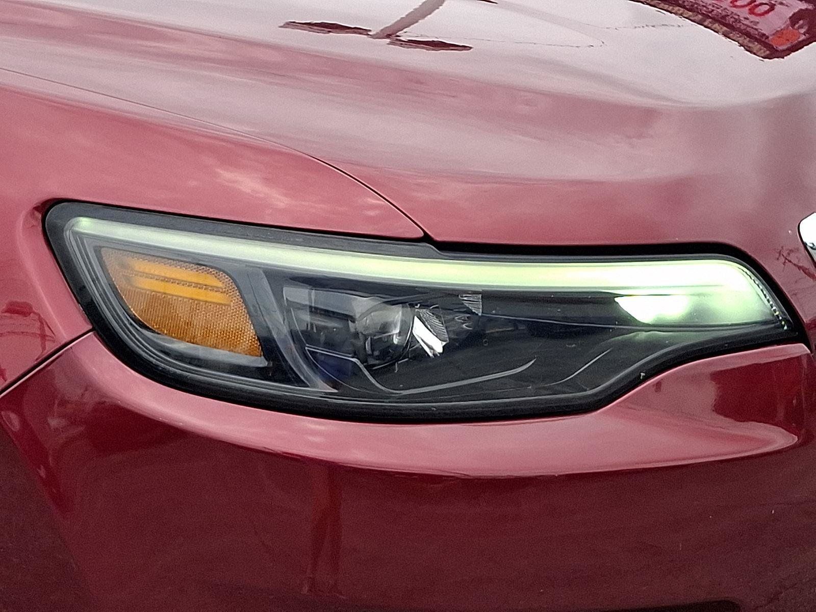Used 2019 Jeep Cherokee Limited AWD/4WD image 10