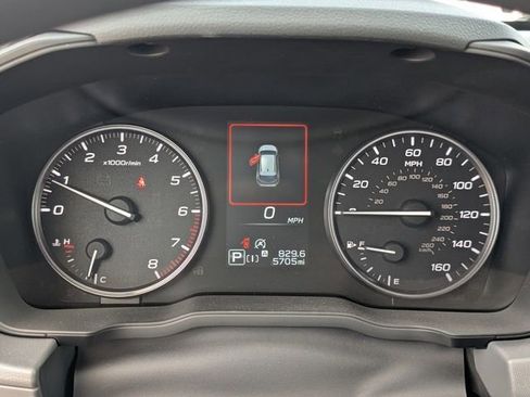 Used 2025 Subaru Crosstrek 2.0i Premium image 21