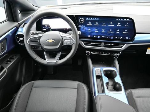 New 2026 Chevrolet Equinox EV LT FWD image 25