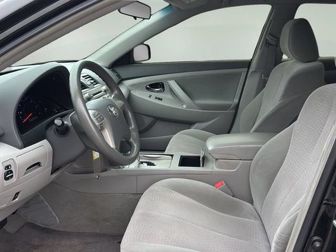 Used 2011 Toyota Camry LE FWD image 17